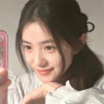 我们在黑夜中相拥